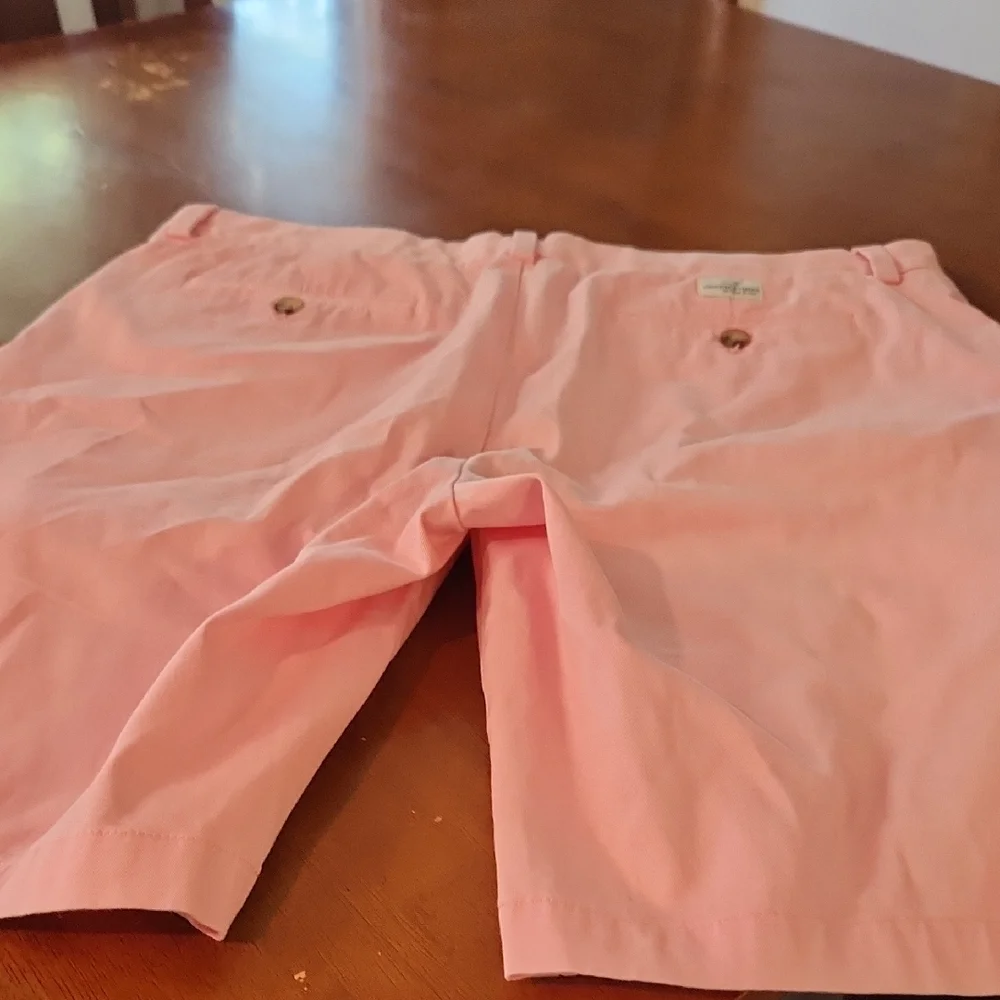 Vineyard Vines stylish flat